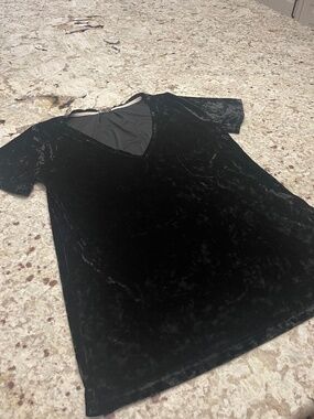 POL Top Women Large Black Crushed Velvet Pocket Tee V-Neck Boho Indie Festival